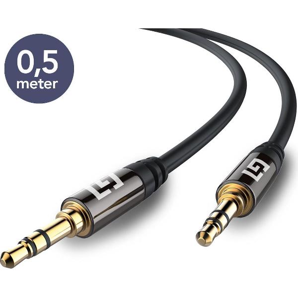 LifeGoods Stereo Audio Jack Kabel 3.5 mm - AUX Kabel Gold Plated - Male to Male - Jack To Jack – Universeel - Voor Auto, Telefoon, Samsung, Apple iPhone, iPod, iPad - Zwart - 0,5 meter