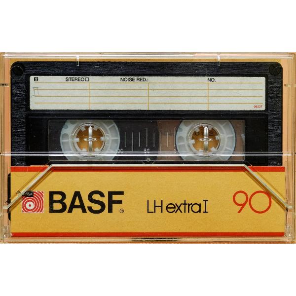 Audio Cassette Tape BASF LH extra I 90 / Uiterst geschikt voor alle opnamedoeleinden / Sealed Blanco Cassettebandje / Cassettedeck / Walkman / BASF cassettebandje.
