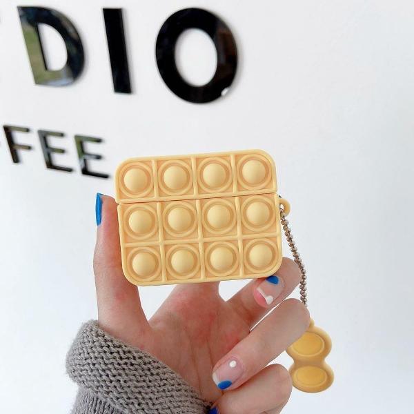 Rodent Pioneer Case Cover Voor Airpods Pro - Siliconen Geel | Watchbands-shop.nl