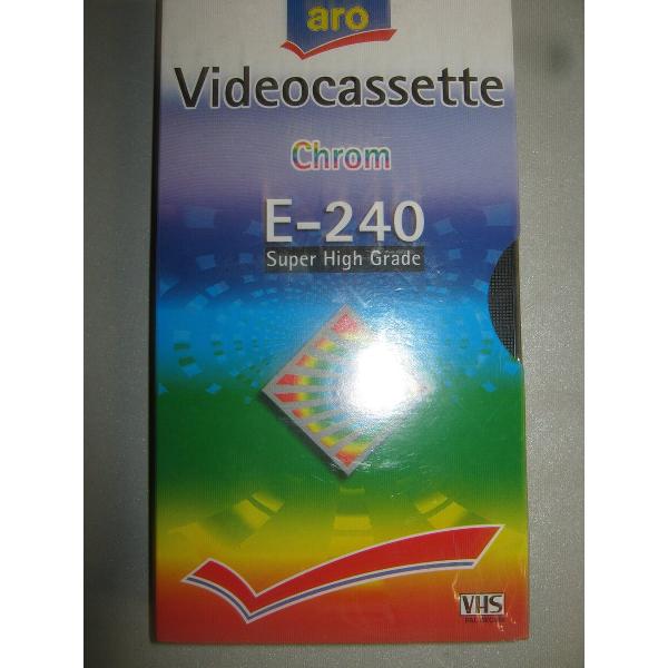 E 240 VHS Super High Grade Chrom Videocassette 4 uur opnametijd