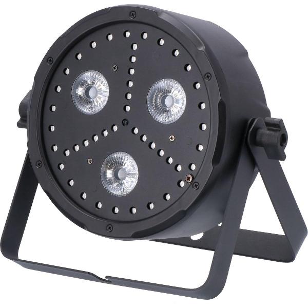 De Ayra Compar 20 Plus lijkt op de Compar 20, maar heeft net een beetje meer te bieden. Zo zijn de SMD LEDs pixelgestuurd, wat de deur opent naar een schat aan creativiteit. Inclusief afstandsbediening.