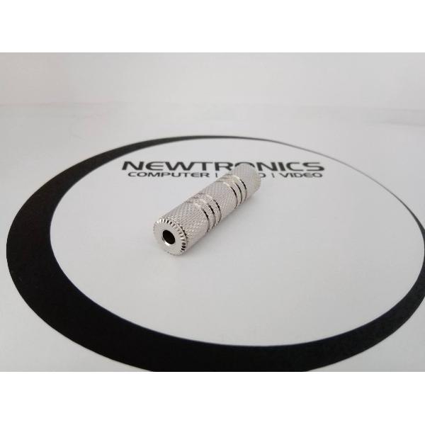 Newtronics Audio adapter 3.5mm vrouwelijk - 3.5mm vrouwelijk - stereo