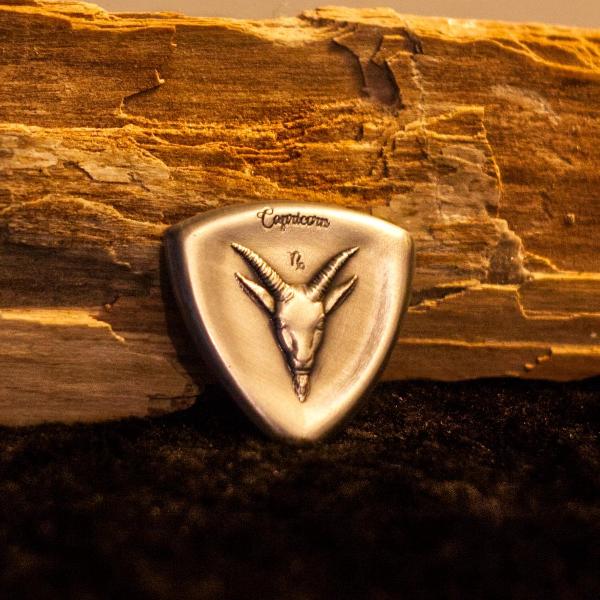Verzilverde plectrum - Sterrenbeeld - Steenbok