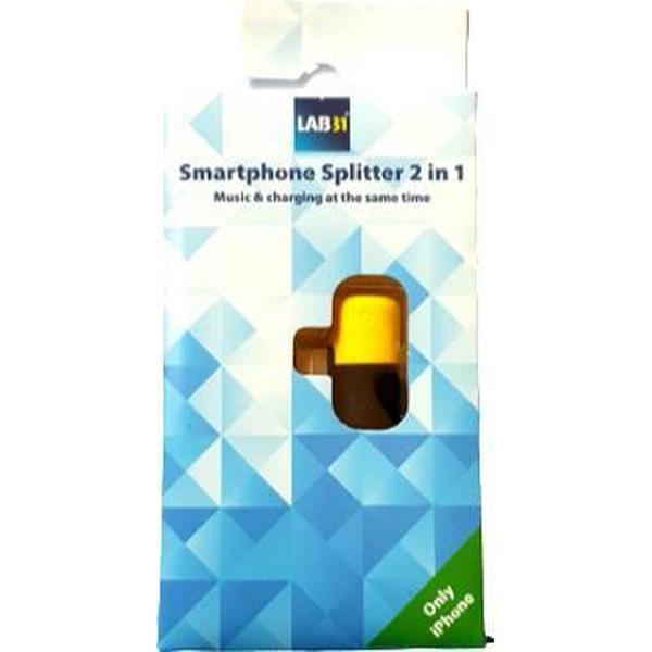 Music & Charging at the same time - Muziek en Opladen tegelijkertijd - Smartphone Splitter 2 in 1 - Aux, oortjes en opladen.