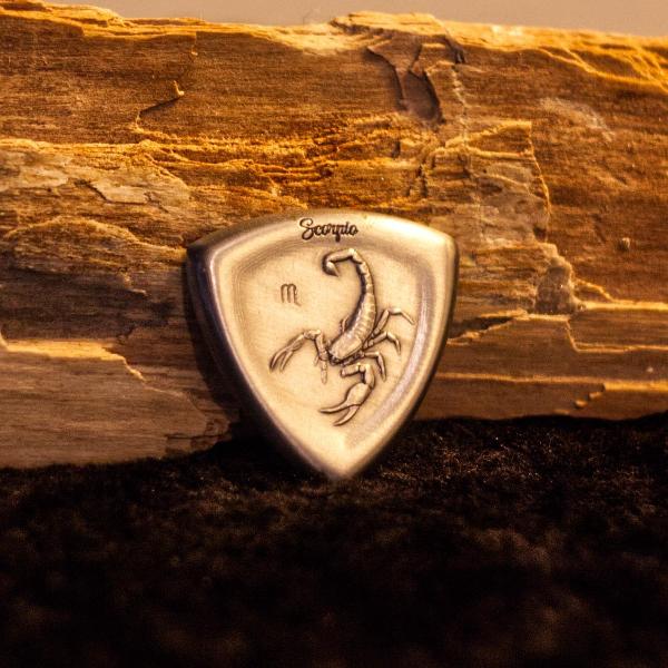 Verzilverde plectrum - Sterrenbeeld - Schorpioen