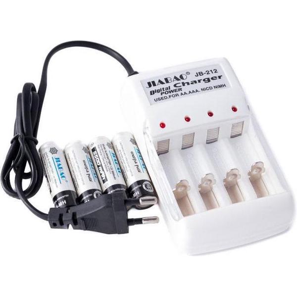 Batterijoplader AA en AAA en NiCd/NiMH – Batterijlader met 4x 5500mAh AA Oplaadbare Batterijen