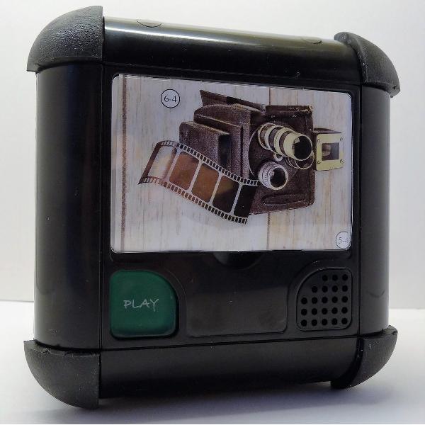 Pratende kubus als dobbelsteen. Speels hebbedingetje