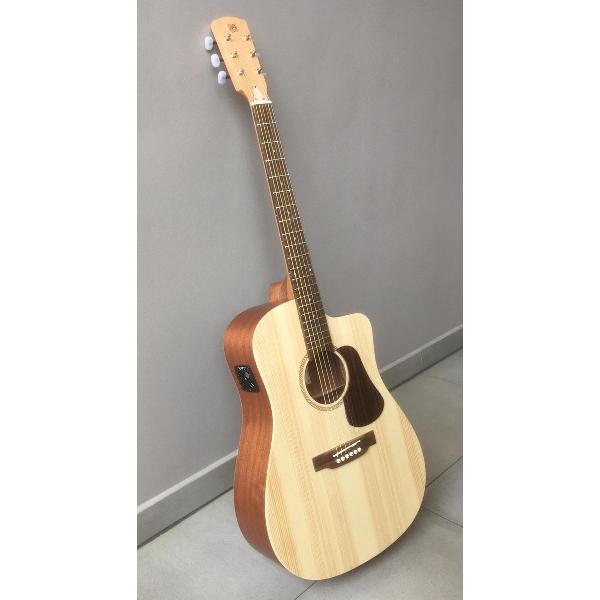 IBERICA WST-10CW akoestische gitaar: ingebouwde stemmer, equalizer en aansluiting versterker