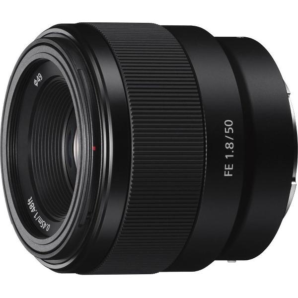 Sony FE 50mm f/1.8 - Prime lens