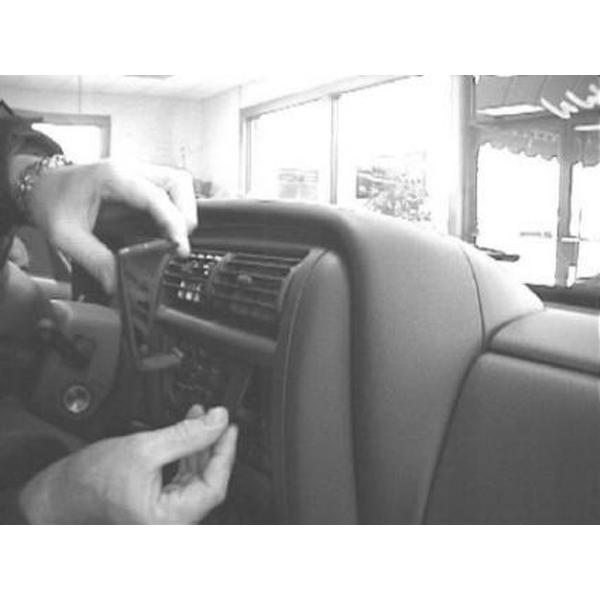 Proclip Jeep Cherokee 97-01 Center mount