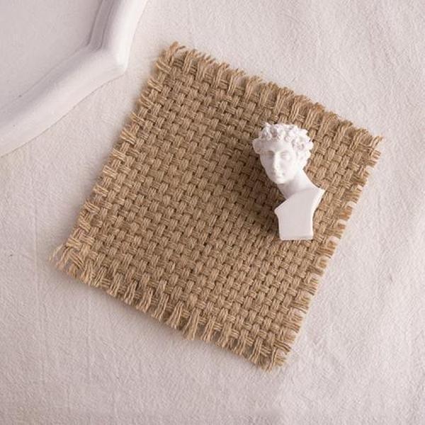 10 STKS 12x12 cm Gescheurde Randen Vintage Grof Jute Geurkaars Onderzetter Fotografie Decoratie Props (Drie Kruisen)