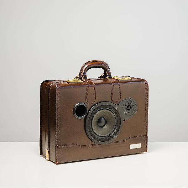 leren koffer - bluetooth - USB aansluiting - speakers - uniek product - gadget - kado