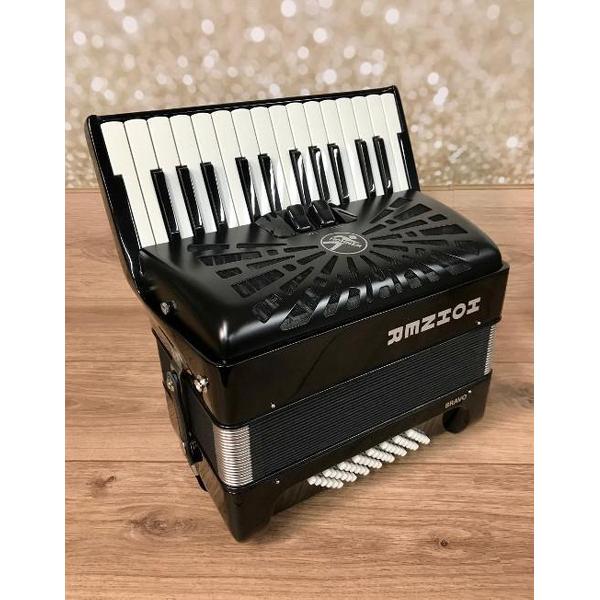 Hohner Bravo II 48 Silent Key, stoffen balg (nieuwste model)