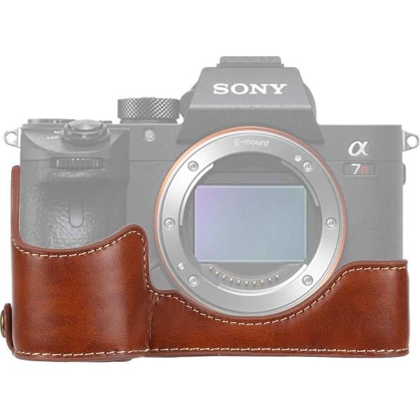 1/4 inch draad PU lederen camera half behuizing basis voor Sony ILCE-A9 / A9 / A7RIII (bruin)