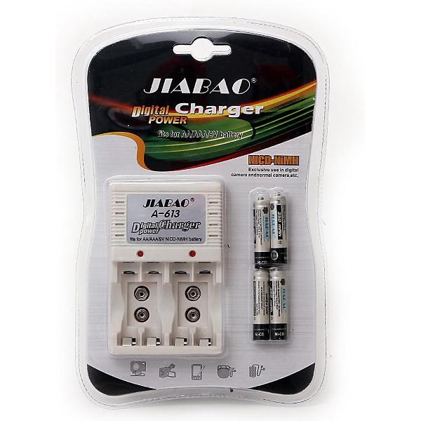 Batterijen Oplader inclusief 4 x AAA batterijen, Battery Charger, Geschikt voor AA Batterijen